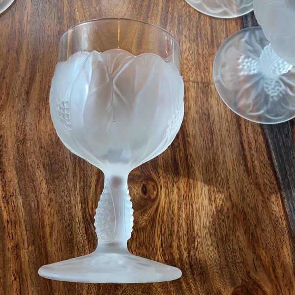 Vintage wine glasses with fronted vines - Picture 2 of 4